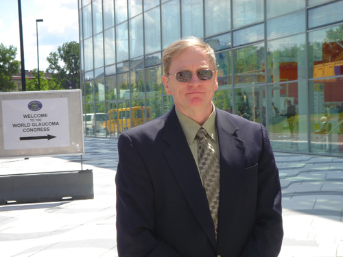 Dr. David Benson provide glaucoma surgery in Lakewood
